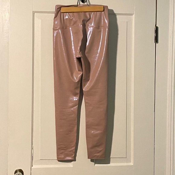Pink Metallic Beyond Yoga Leggings (Small) - Picture 4 of 4